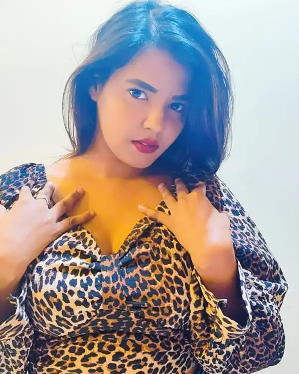 Sakshi vip call girls in Thane